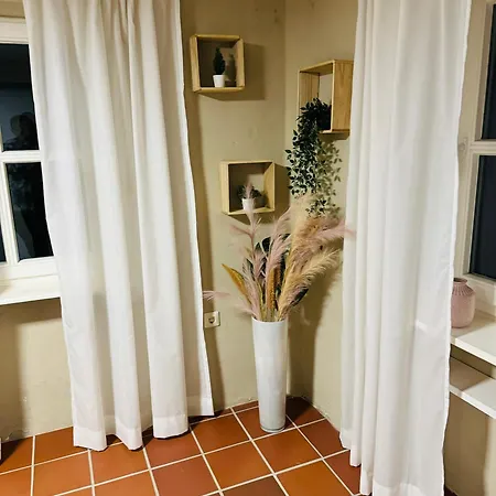 Waterfront Living Apartment *