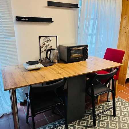 Waterfront Living Apartment *